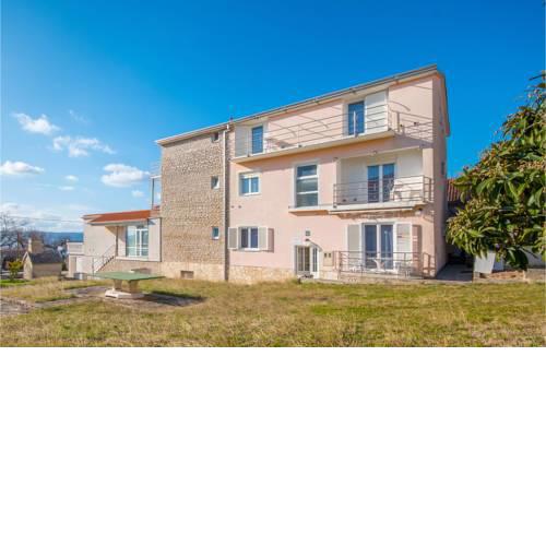 Nice apartment in Sveti Filip i Jakov w/ 1 Bedrooms