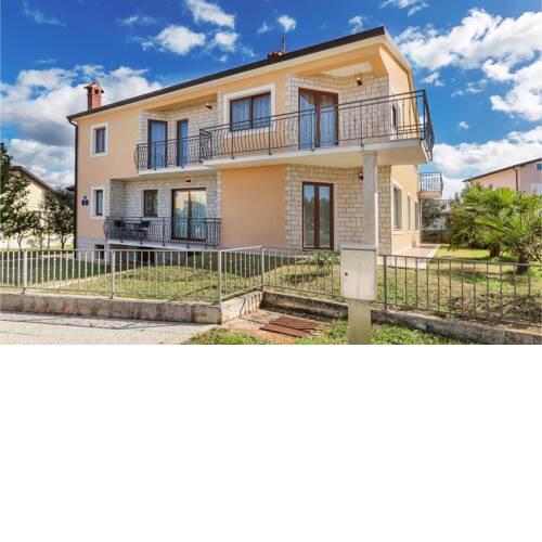Nice apartment in Umag with 2 Bedrooms