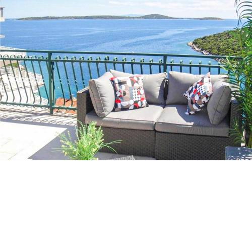 Nice apartment in Vinisce with 2 Bedrooms