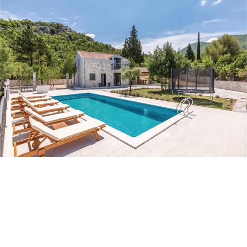 Nice home in Bijeli Vir w/ Outdoor swimming pool, WiFi and Outdoor swimming pool