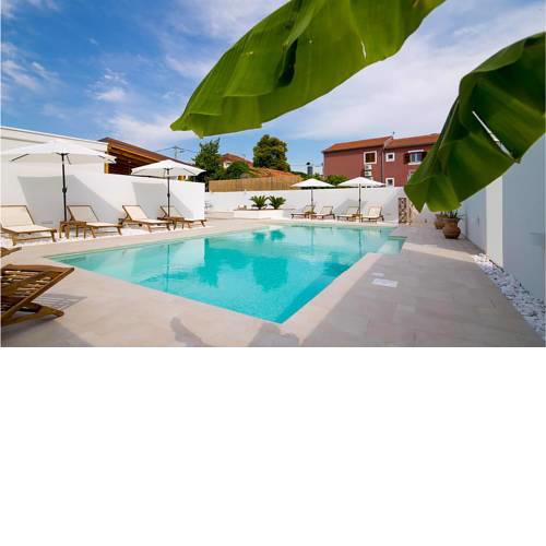 Nice home in Biograd na moru w/ Outdoor swimming pool and 6 Bedrooms