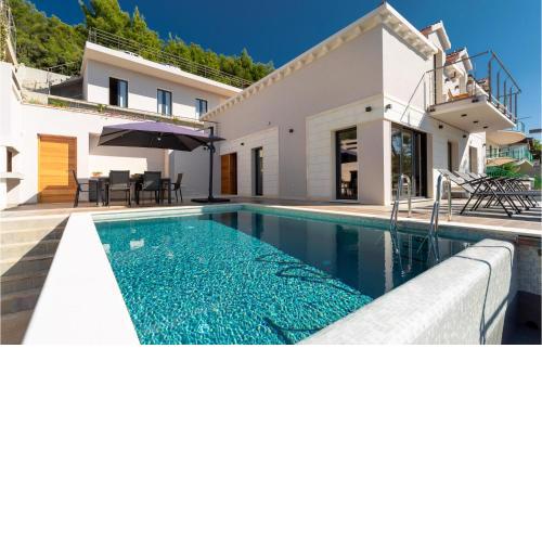 Nice home in Blato with Outdoor swimming pool, Jacuzzi and WiFi