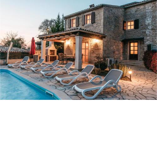 Nice home in Brkac with Outdoor swimming pool, WiFi and 3 Bedrooms