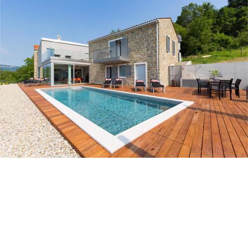 Nice home in Buzet w/ Outdoor swimming pool, WiFi and 4 Bedrooms