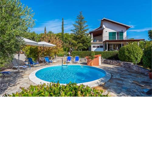 Nice home in Dubrava kod Sibenika w/ Outdoor swimming pool, WiFi and 3 Bedrooms