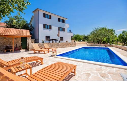 Nice home in Gornji Vinjani with Outdoor swimming pool, WiFi and 4 Bedrooms
