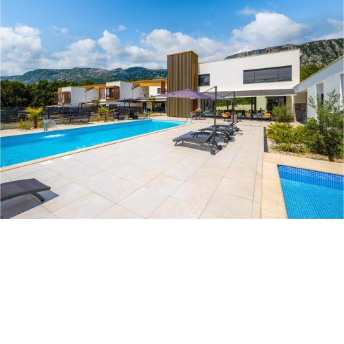 Nice home in Grizane with Outdoor swimming pool, WiFi and 9 Bedrooms