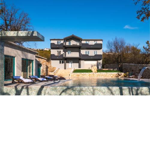 Nice home in Imotski w/ Outdoor swimming pool and 7 Bedrooms