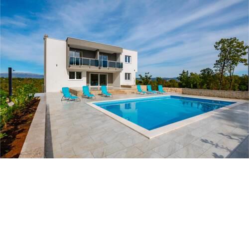 Nice home in Ivanbegovina with Outdoor swimming pool and 4 Bedrooms