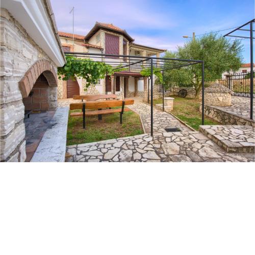 Nice home in Jadreski with 4 Bedrooms