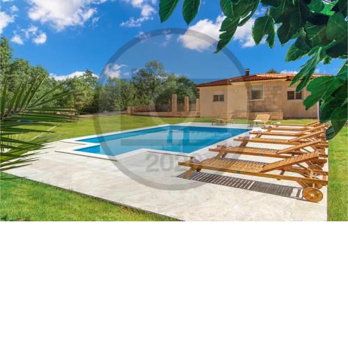 Nice home in Kamenmost w/ Outdoor swimming pool and 3 Bedrooms