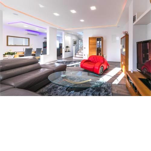 Nice home in Kastel Novi w/ Outdoor swimming pool and 4 Bedrooms
