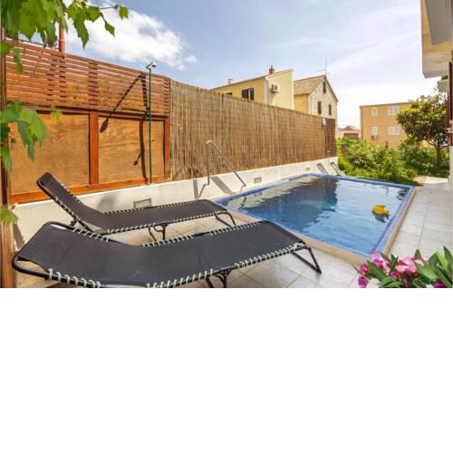 Nice home in Komiza w/ Outdoor swimming pool, WiFi and 4 Bedrooms