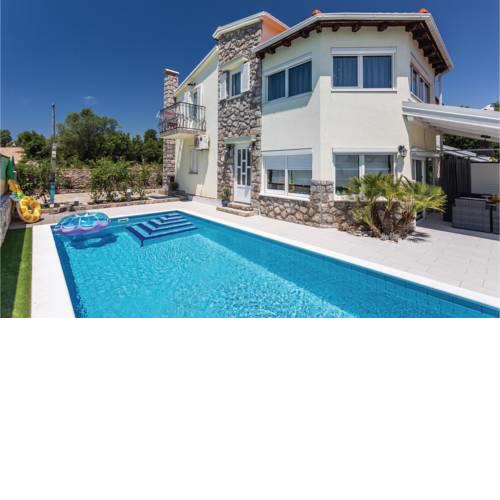 Nice home in Kornic w/ Outdoor swimming pool, Outdoor swimming pool and 3 Bedrooms