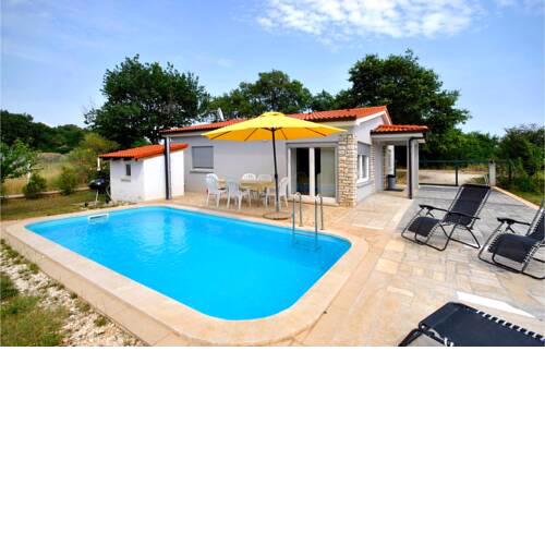Nice home in Loborika with Outdoor swimming pool, WiFi and 2 Bedrooms