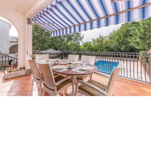 Nice home in Malinska w/ Outdoor swimming pool and 2 Bedrooms