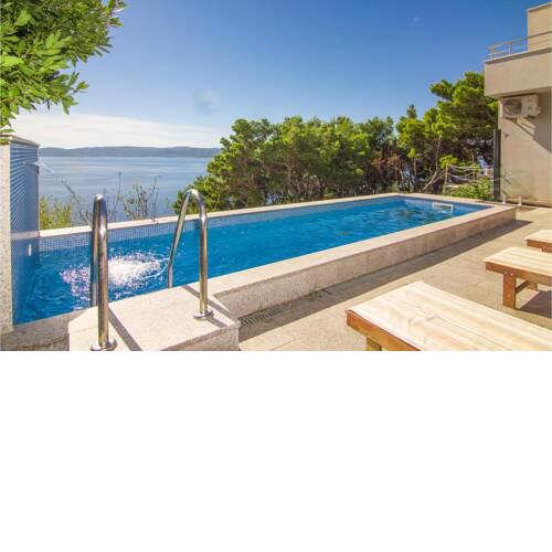 Nice home in Marusici w/ WiFi, Heated swimming pool and 3 Bedrooms