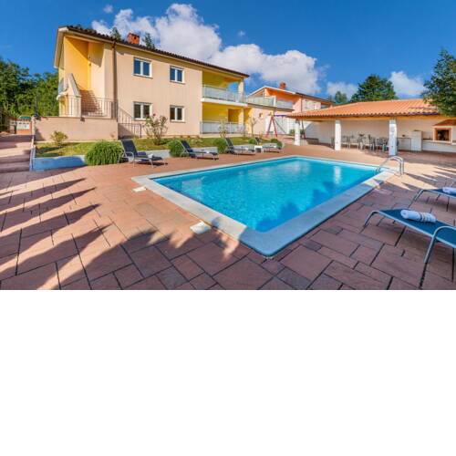 Nice home in Pazin with Outdoor swimming pool and 6 Bedrooms