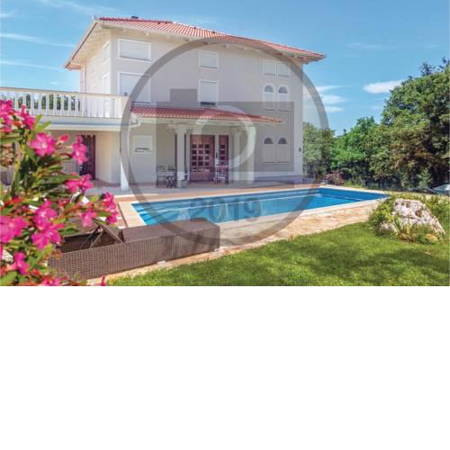 Nice home in Poljica w/ Outdoor swimming pool, WiFi and Outdoor swimming pool