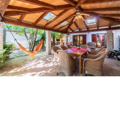 Nice home in Premantura w/ Jacuzzi and 2 Bedrooms