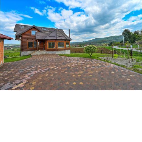 Nice home in Pustodol with WiFi and 3 Bedrooms