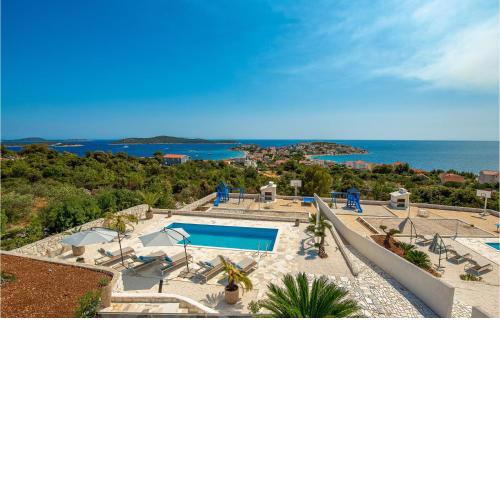Nice home in Sevid with 3 Bedrooms