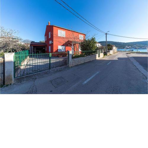 Nice home in Vinisce with 4 Bedrooms