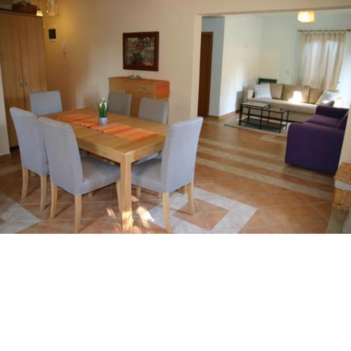 Nicola spacious apartment for 8