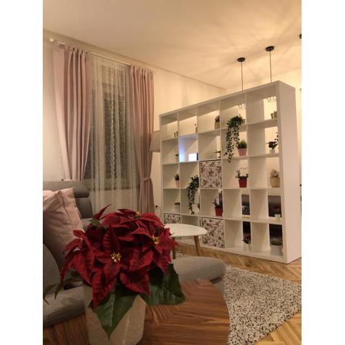 Nikko's Lux Center Apartment