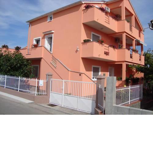 Niko Apartment