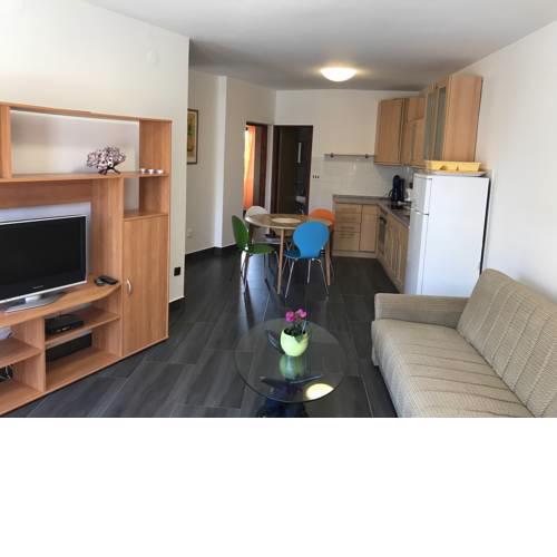 Nikola Apartment