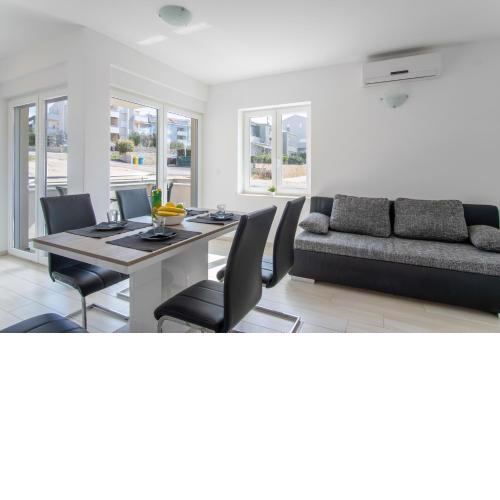Noa West Residence