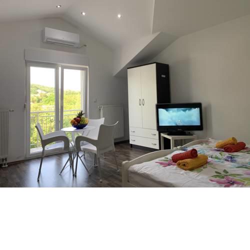 Noah Apartment