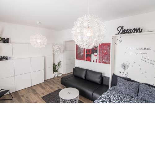 Octagon Main Square Apartment