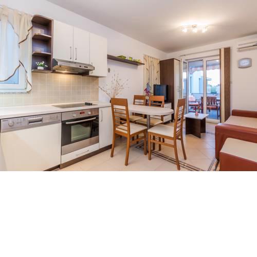 Oggy nice apartment close to Zrce beach