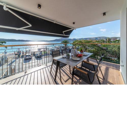 Okrug Beach apartman 2 (Free parking)