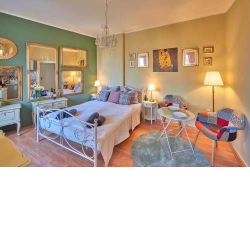 Old City Romantic Studio