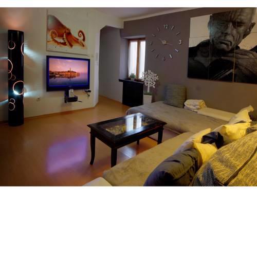Old Town Art Apartment