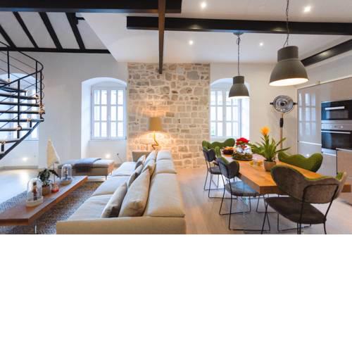 OLD TOWN LUXURY HOUSE