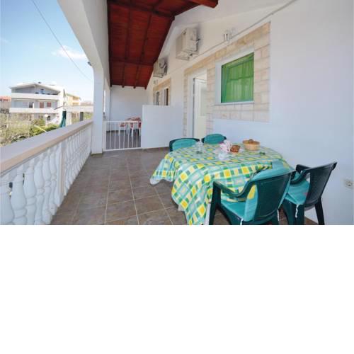 One-Bedroom Apartment Biograd 09