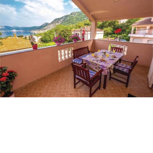 One-Bedroom Apartment in Bakarac