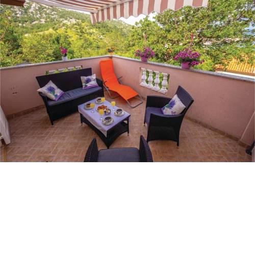 One-Bedroom Apartment in Bakarac