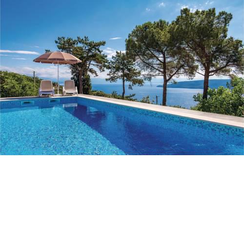 Six-Bedroom Holiday Home in Brsec