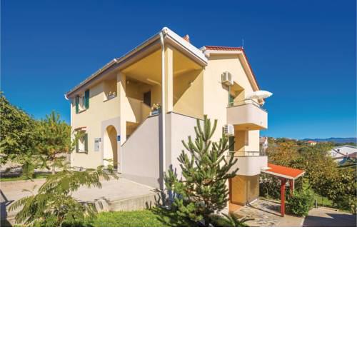 One-Bedroom Apartment in Cizici