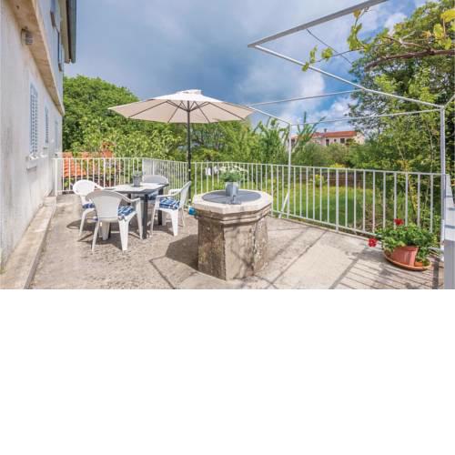 One-Bedroom Apartment in Gabonjin