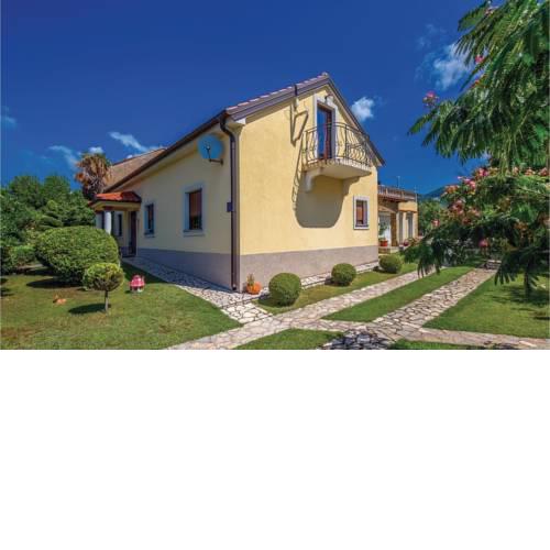 One-Bedroom Apartment in Hreljin