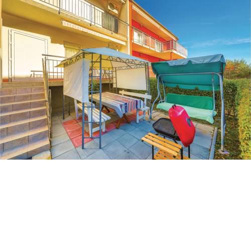 One-Bedroom Apartment in Kastel Kambelovac