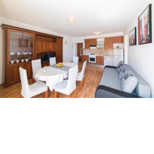 One-Bedroom Apartment in Kastel Luksic