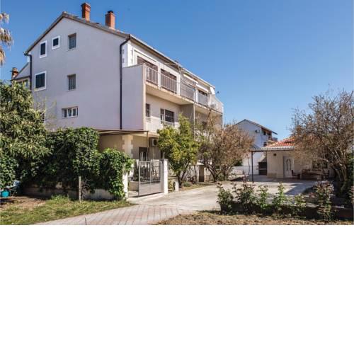 One-Bedroom Apartment in Kastel Stafilic