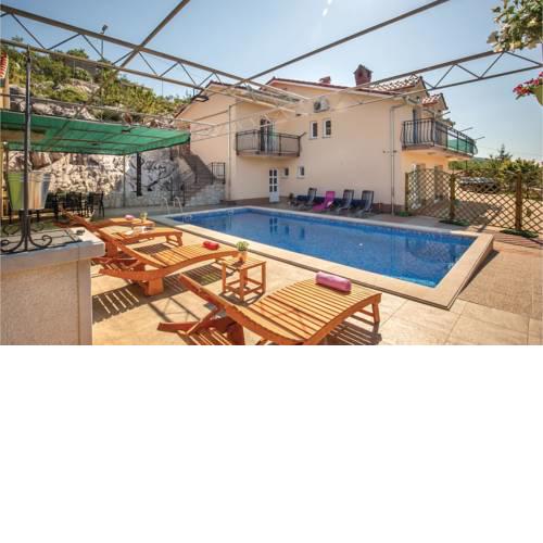 One-Bedroom Apartment in Krstatice